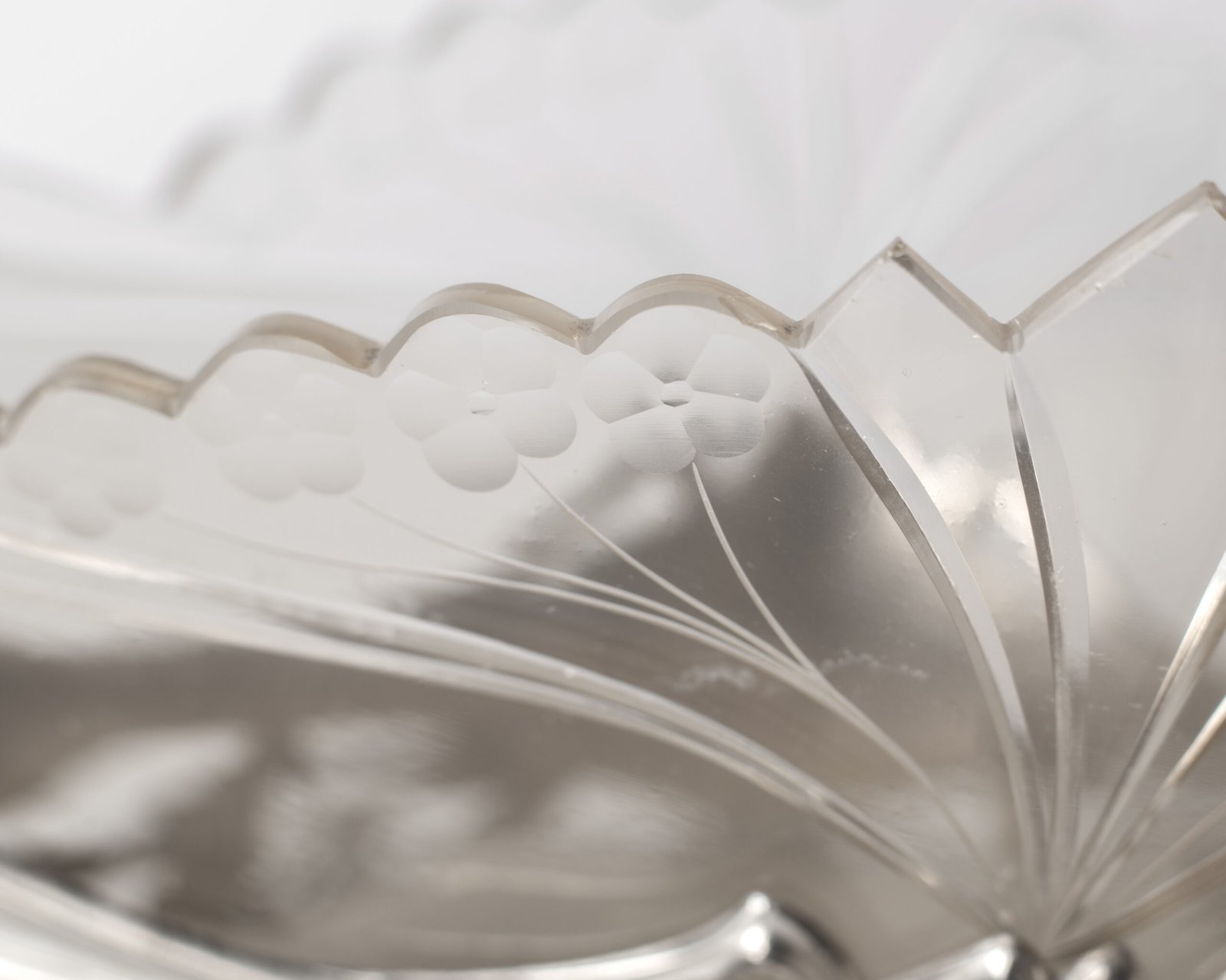 WMF Art Nouveau Centerpiece with silver-plated pewter frame and acid-etched glass bowl