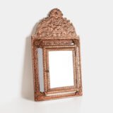 Fine Dutch Copper Mirror in hand-hammered repoussé copper with original nautical brushes, a complete Nieuwe Kunst piece, ca. 1895–1908