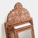 Fine Dutch Copper Mirror in hand-hammered repoussé copper with original nautical brushes, a complete Nieuwe Kunst piece, ca. 1895–1908