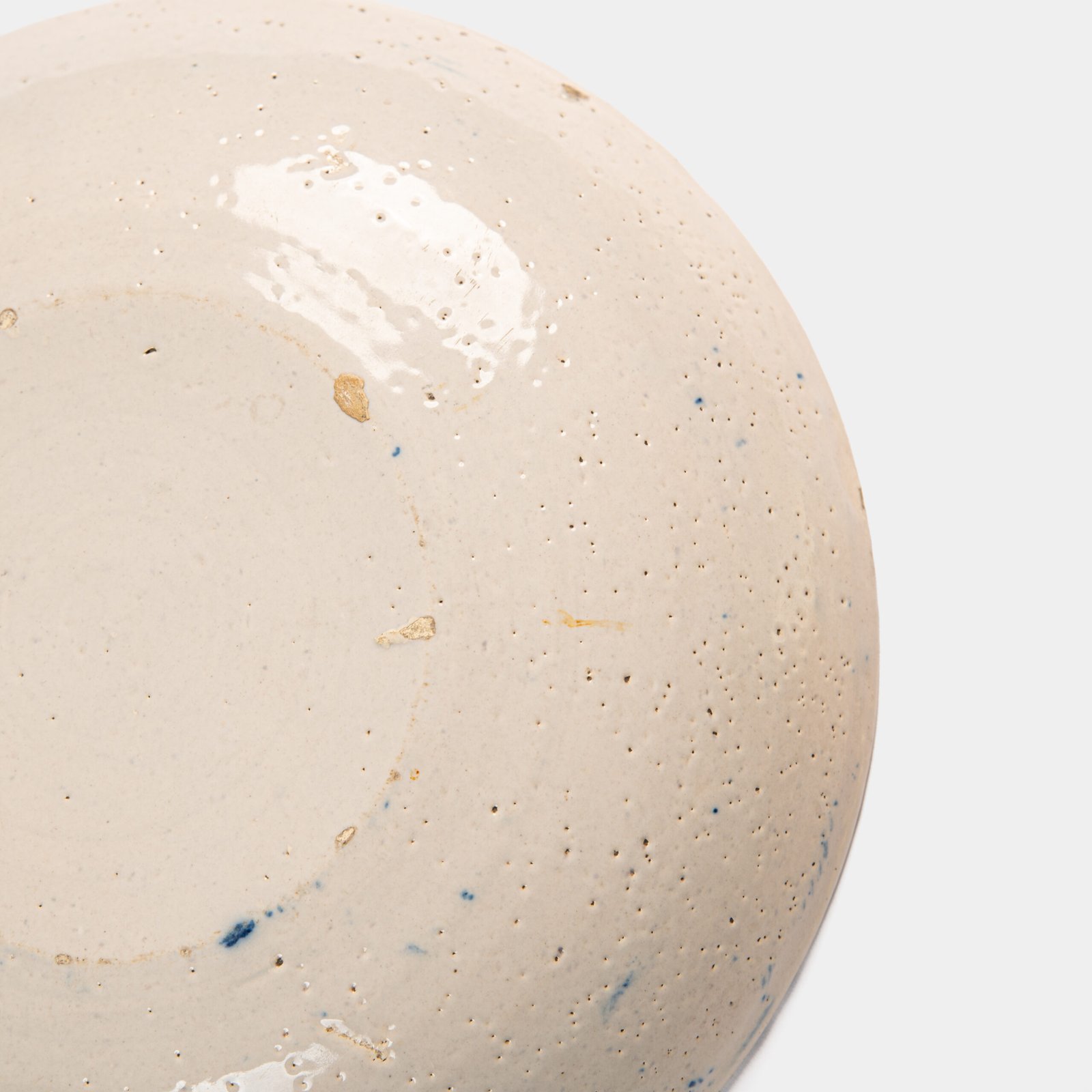 Delft blue plates – antique hand-painted Delftware pair, 18th century