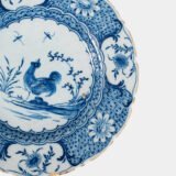 Exceptional Delft plate 18th century by Van den Briel with cobalt-blue rooster and floral decoration, De Grieksche A workshop.