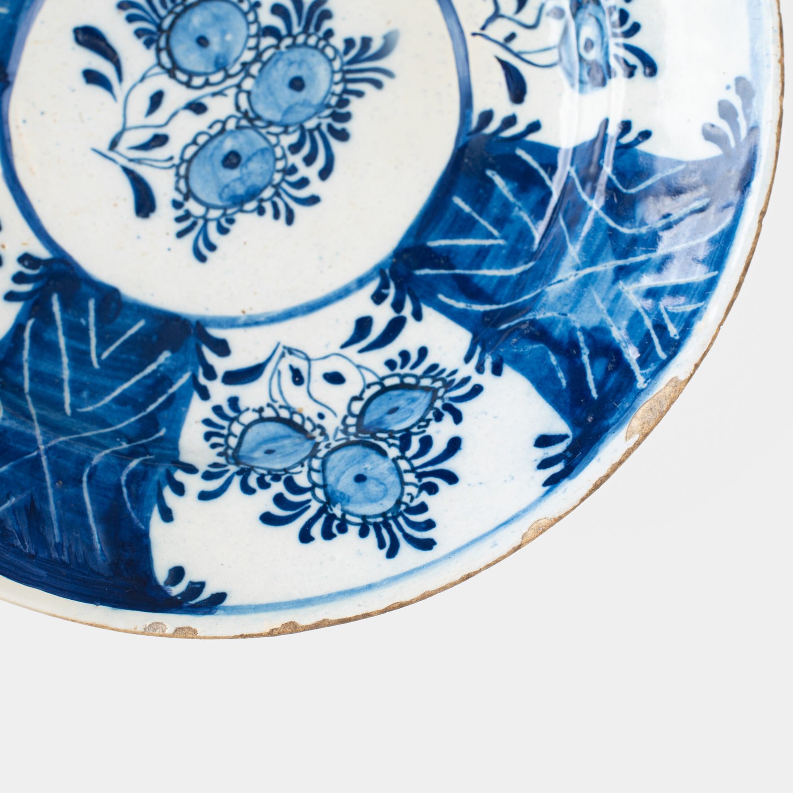 Fine Delft Plate, 18th-century Dutch blue and white earthenware with cobalt floral decoration