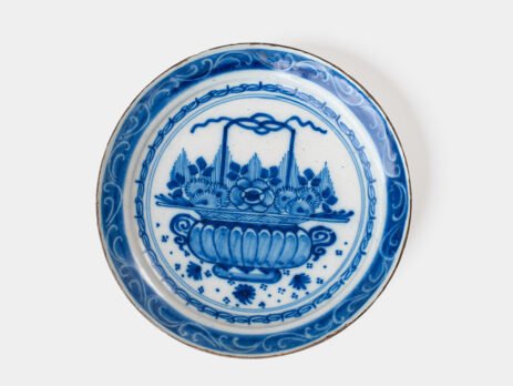 Fine Delft plate 18th century with cobalt-blue Rococo floral basket decoration