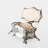 WMF jewelry box in Art Nouveau style by WMF, silver-plated pewter with floral relief decoration and original silk-lined interior, Germany, circa 1900