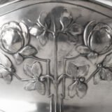WMF jewelry box in Art Nouveau style by WMF, silver-plated pewter with floral relief decoration and original silk-lined interior, Germany, circa 1900