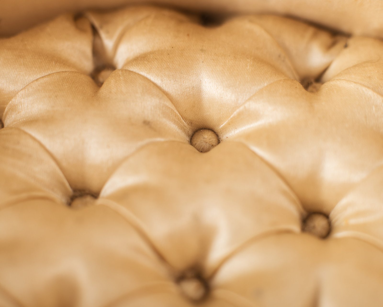 WMF jewelry box in Art Nouveau style by WMF, silver-plated pewter with floral relief decoration and original silk-lined interior, Germany, circa 1900