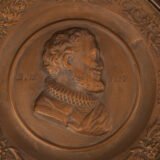 Monumental pair of 19th century French copper plaques, 24.4 inch diameter, depicting King Henry IV of France and Queen Marie de’ Medici, repoussé copper wall plaques in original wooden frames