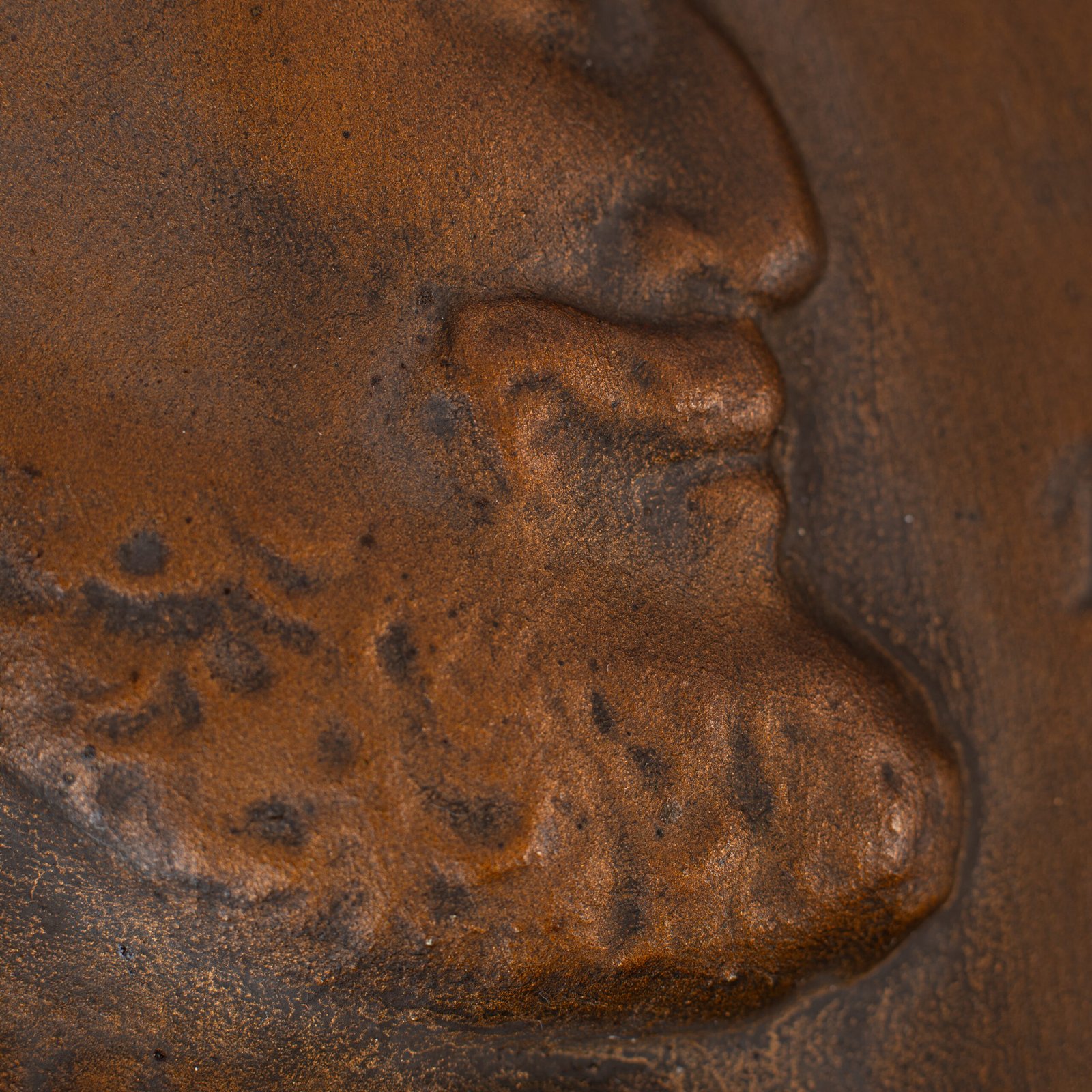 Monumental pair of 19th century French copper plaques, 24.4 inch diameter, depicting King Henry IV of France and Queen Marie de’ Medici, repoussé copper wall plaques in original wooden frames