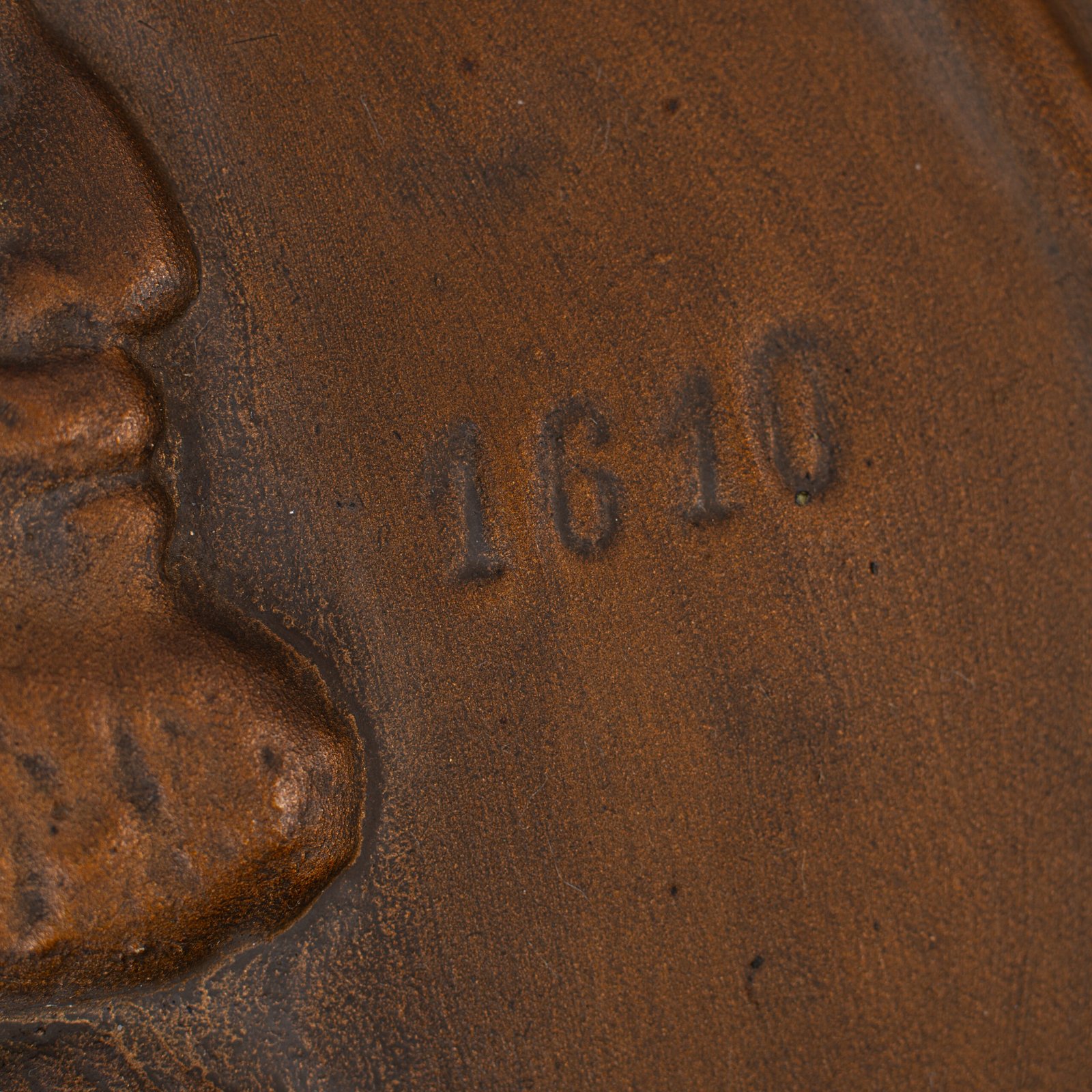 Monumental pair of 19th century French copper plaques, 24.4 inch diameter, depicting King Henry IV of France and Queen Marie de’ Medici, repoussé copper wall plaques in original wooden frames