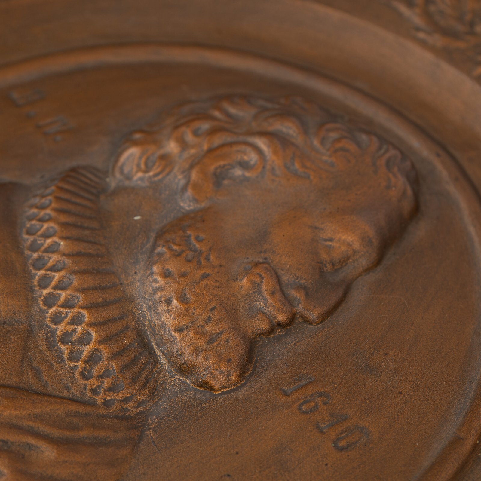 Monumental pair of 19th century French copper plaques, 24.4 inch diameter, depicting King Henry IV of France and Queen Marie de’ Medici, repoussé copper wall plaques in original wooden frames