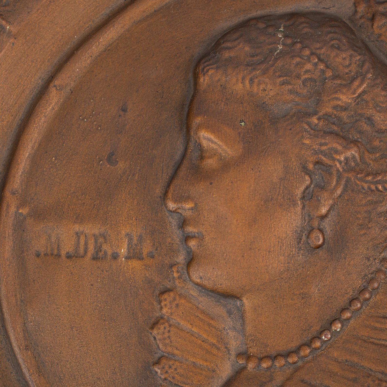 Monumental pair of 19th century French copper plaques, 24.4 inch diameter, depicting King Henry IV of France and Queen Marie de’ Medici, repoussé copper wall plaques in original wooden frames