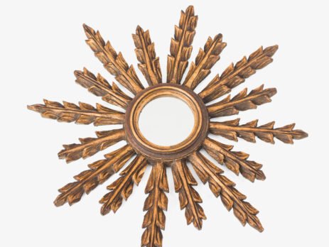 Portuguese Gilt Sunburst Mirror, ca. 1930 – hand-carved wood with water gilding in gold leaf, authentic patina and Portuguese Art Deco craftsmanship, piece available at Strana & Antic.