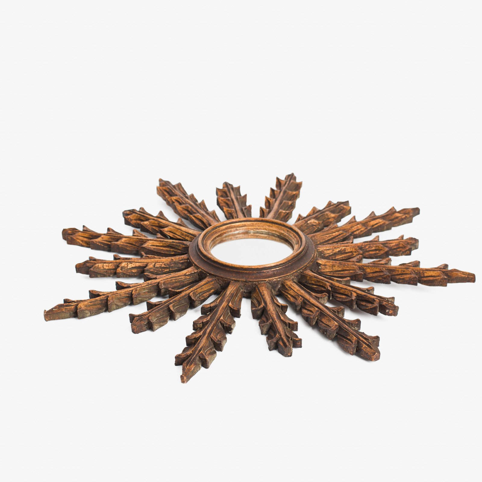 Portuguese Gilt Sunburst Mirror, ca. 1930 – hand-carved wood with water gilding in gold leaf, authentic patina and Portuguese Art Deco craftsmanship, piece available at Strana & Antic.