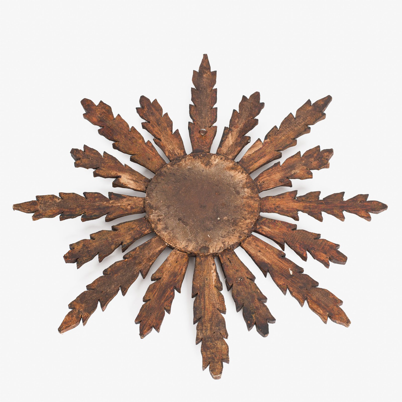 Portuguese Gilt Sunburst Mirror, ca. 1930 – hand-carved wood with water gilding in gold leaf, authentic patina and Portuguese Art Deco craftsmanship, piece available at Strana & Antic.