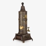 Tea Urn with Chinoiserie Decoration, Rare English Regency Hot Water Urn in Painted Metal and Brass, Lion Head Handles, Original Brass Tap, Circa 1800–1820.