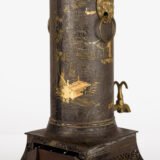 Tea Urn with Chinoiserie Decoration, Rare English Regency Hot Water Urn in Painted Metal and Brass, Lion Head Handles, Original Brass Tap, Circa 1800–1820.