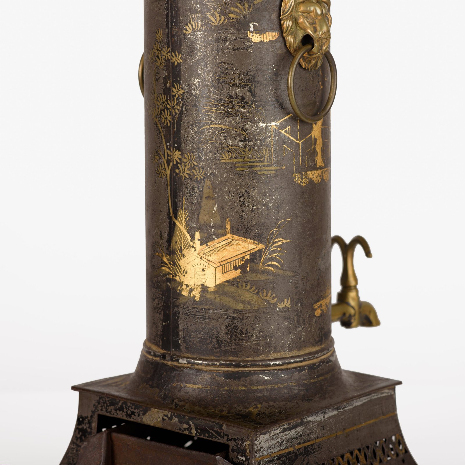 Tea Urn with Chinoiserie Decoration, Rare English Regency Hot Water Urn in Painted Metal and Brass, Lion Head Handles, Original Brass Tap, Circa 1800–1820.