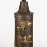 Tea Urn with Chinoiserie Decoration, Rare English Regency Hot Water Urn in Painted Metal and Brass, Lion Head Handles, Original Brass Tap, Circa 1800–1820.