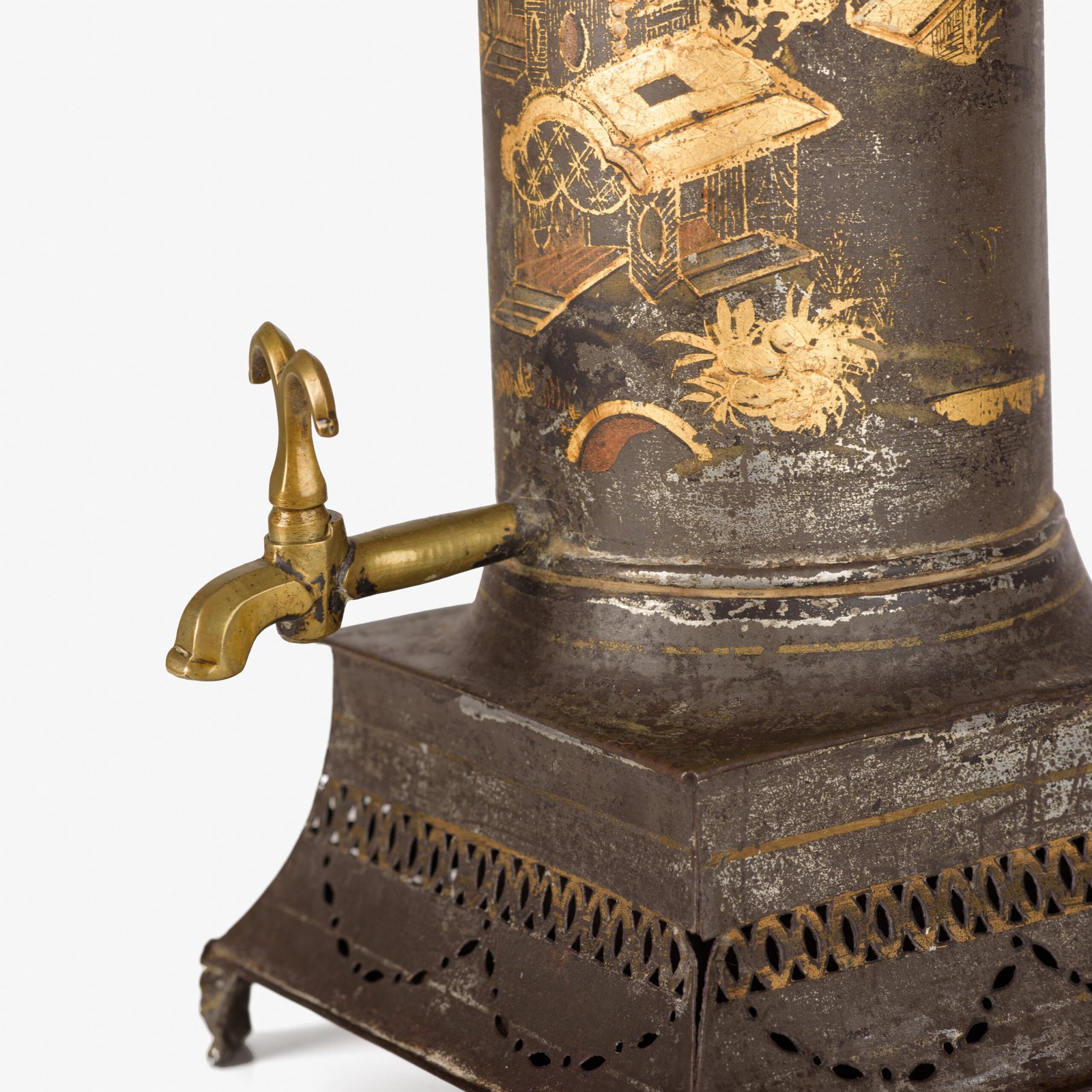 Tea Urn with Chinoiserie Decoration, Rare English Regency Hot Water Urn in Painted Metal and Brass, Lion Head Handles, Original Brass Tap, Circa 1800–1820.