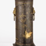 Tea Urn with Chinoiserie Decoration, Rare English Regency Hot Water Urn in Painted Metal and Brass, Lion Head Handles, Original Brass Tap, Circa 1800–1820.