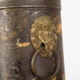 Tea Urn with Chinoiserie Decoration, Rare English Regency Hot Water Urn in Painted Metal and Brass, Lion Head Handles, Original Brass Tap, Circa 1800–1820.