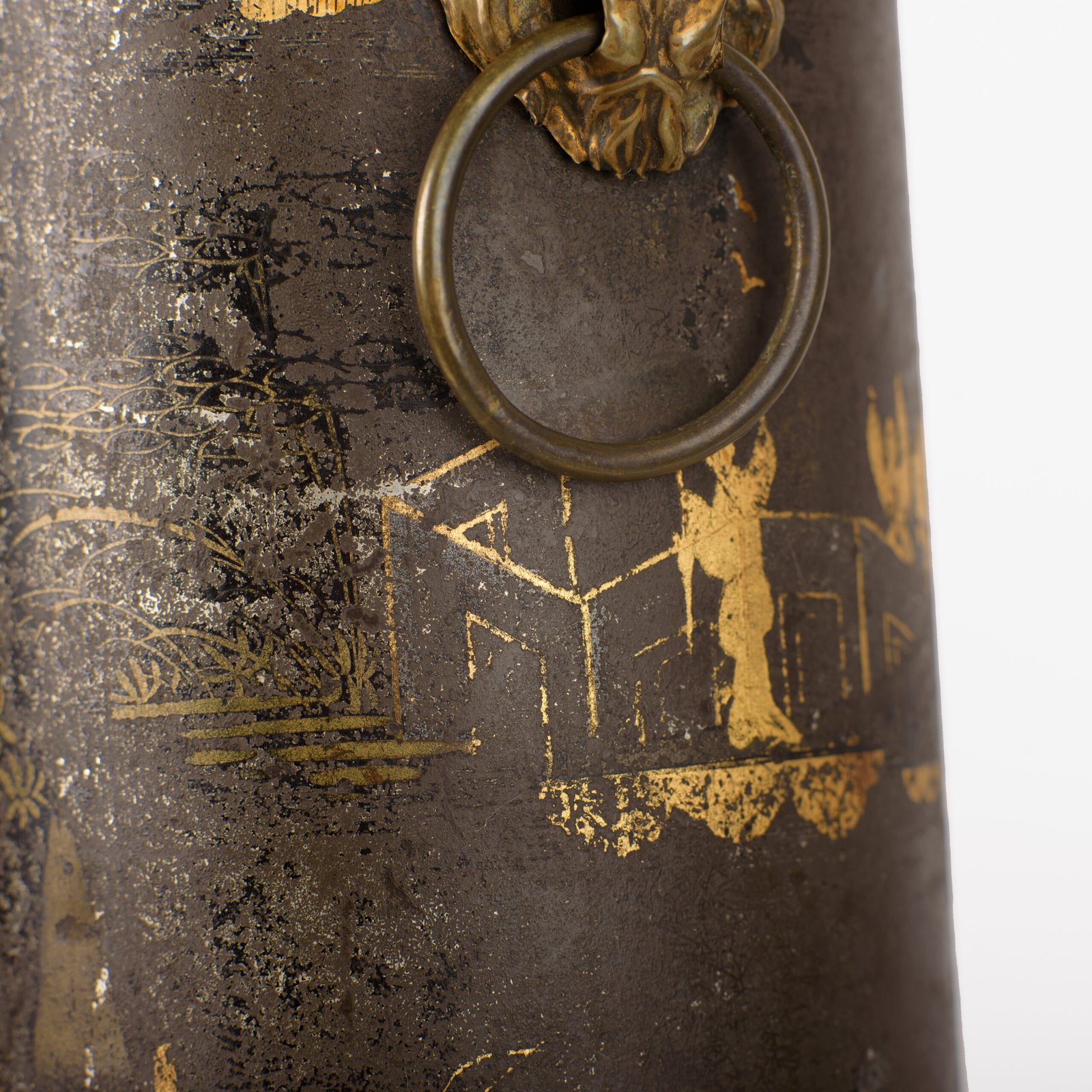 Tea Urn with Chinoiserie Decoration, Rare English Regency Hot Water Urn in Painted Metal and Brass, Lion Head Handles, Original Brass Tap, Circa 1800–1820.