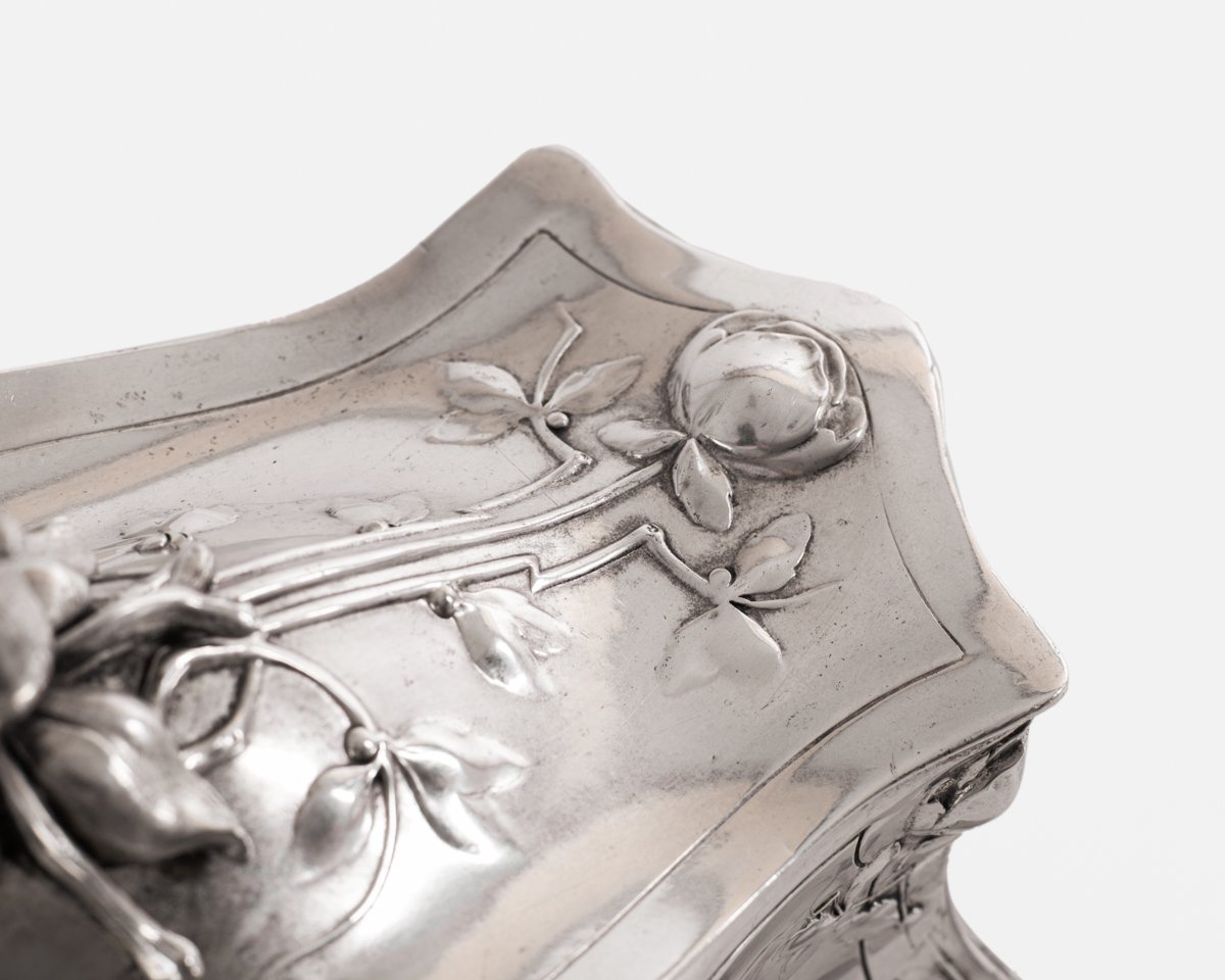 WMF Jewelry Box Art Nouveau silver plated Model No. 28 with floral decoration, Germany ca. 1900
