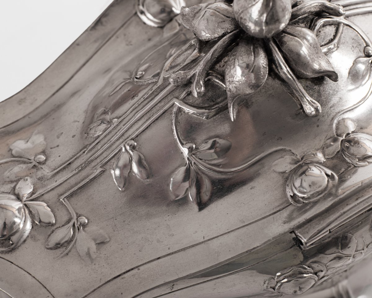 WMF Jewelry Box Art Nouveau silver plated Model No. 28 with floral decoration, Germany ca. 1900
