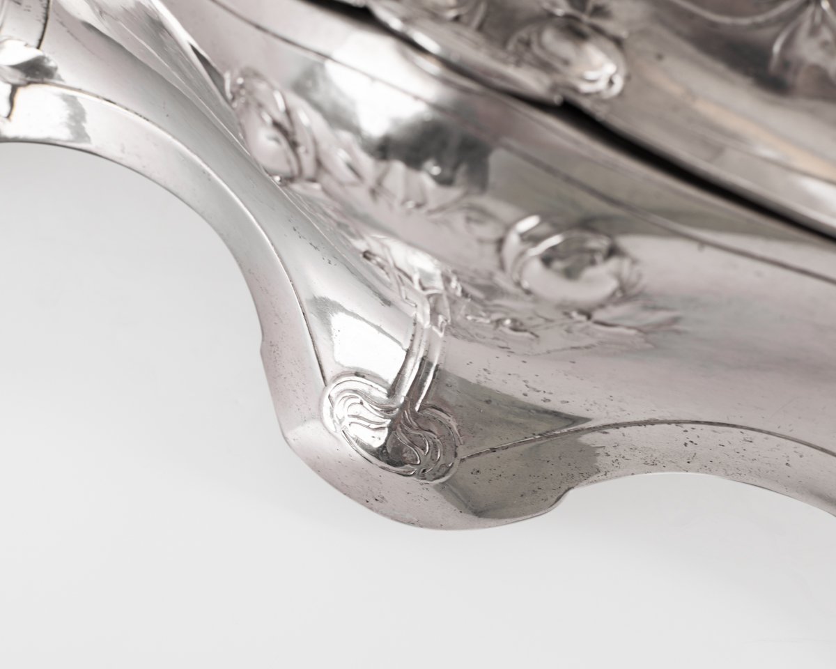 WMF Jewelry Box Art Nouveau silver plated Model No. 28 with floral decoration, Germany ca. 1900