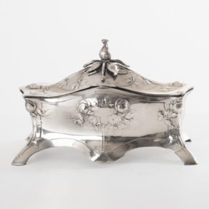WMF Jewelry Box Art Nouveau silver plated Model No. 28 with floral decoration, Germany ca. 1900