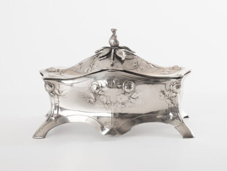 WMF Jewelry Box Art Nouveau silver plated Model No. 28 with floral decoration, Germany ca. 1900